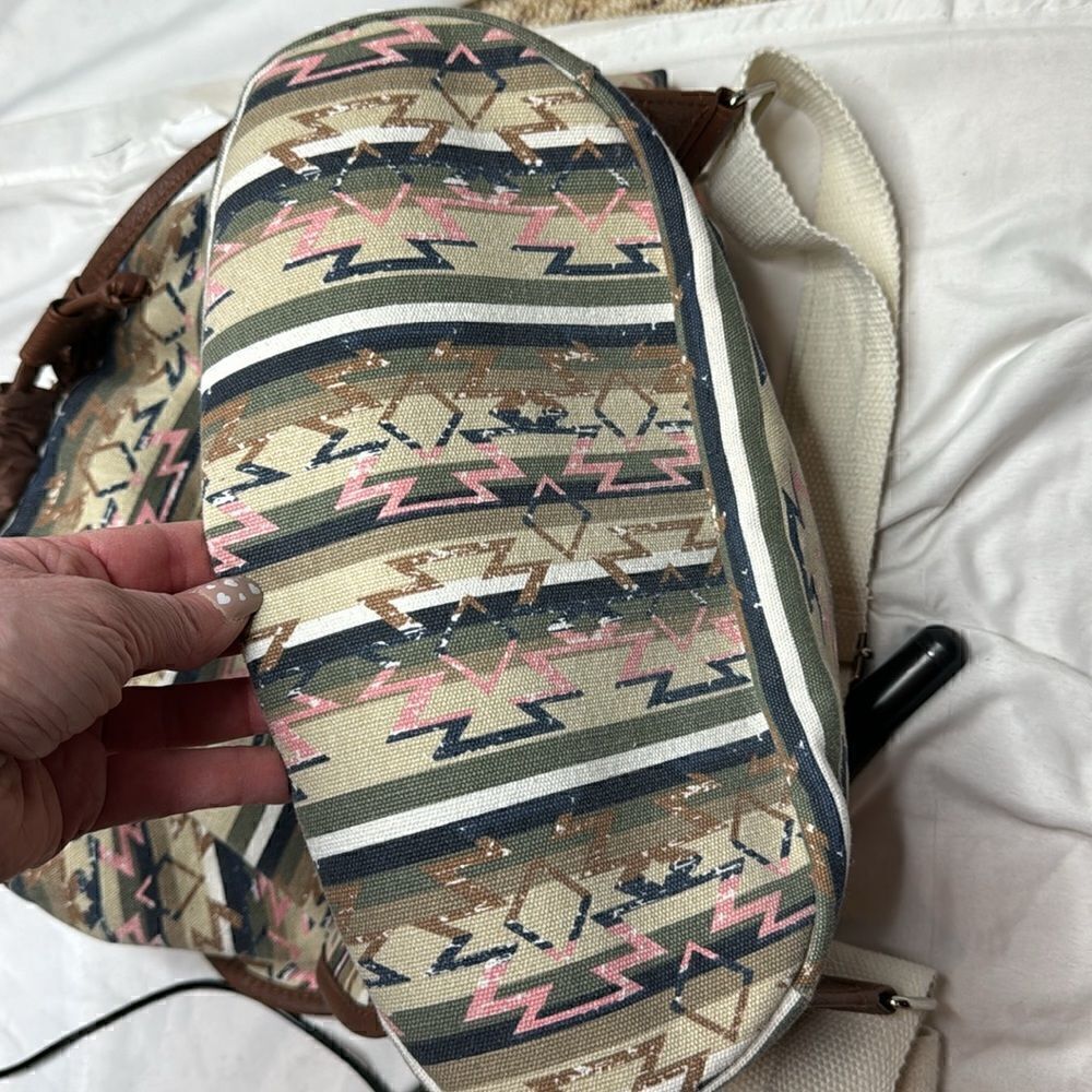 No Boundaries Aztec Style Canvas 2 Front Pocket Backpack. - Picture 7 of 7